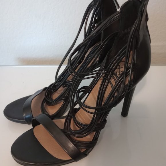 Daisy Fuentes Black Strappy Heels Size 7.5 - Picture 1 of 6
